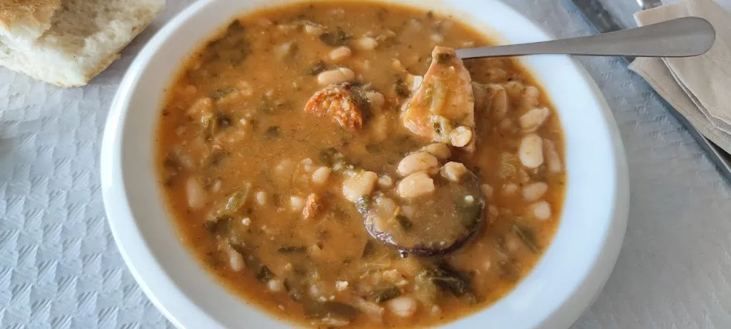 eugenio hernandez_Black River Tavern_Bárcena de Cicero_review