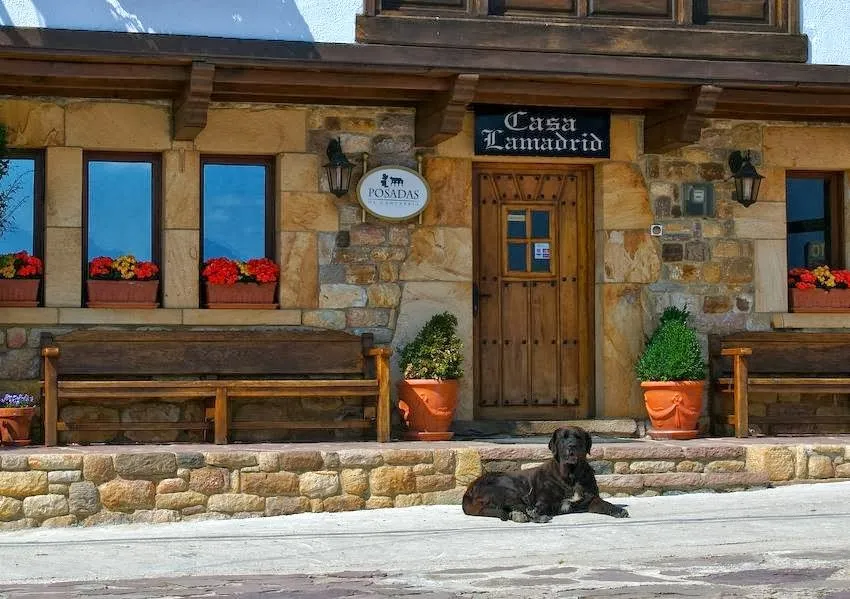 Restaurante- Posada Casa Lamadrid restaurant in Cabezón de Liébana