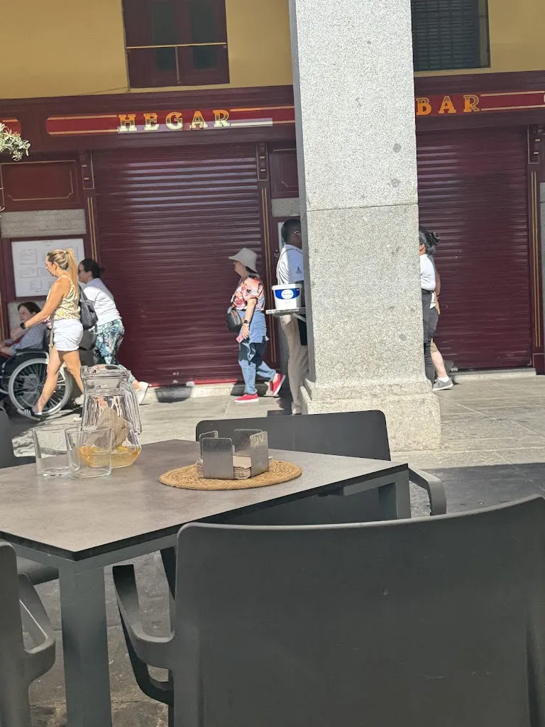 Tanisha Mistry_Casa Castaña_Castañeda_review