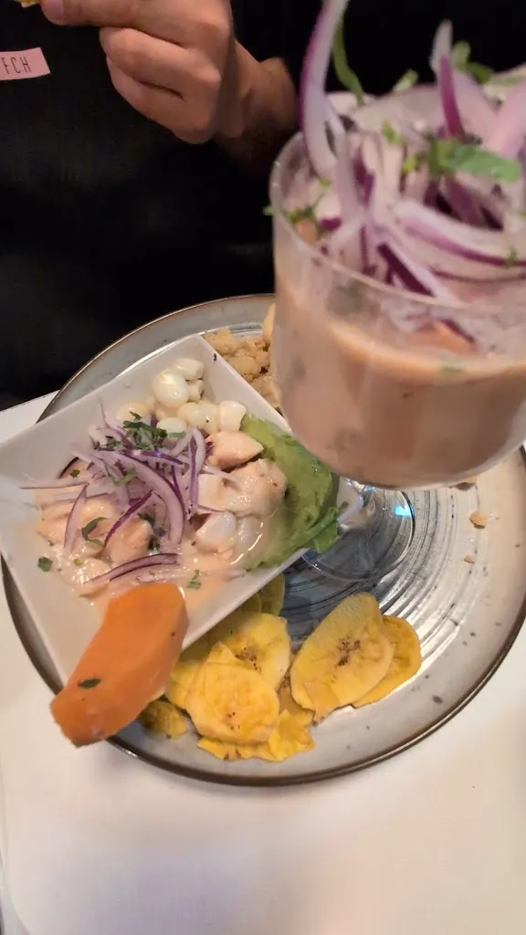 La Bajada Street Food - Ciudad Lineal - Restaurante Peruano_Fuensanta_slider_image_2