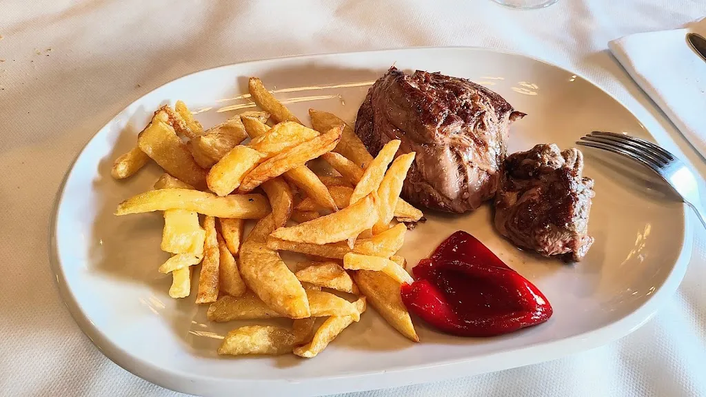 Restaurante El Bodegón_Camaleño_slider_image_3