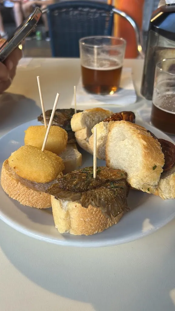 Limpiezas 4 Hermanas_Meson El Bodegon_Arnuero_review