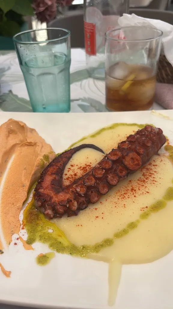 Marcel Crezee_Posada de Isla_Arnuero_review