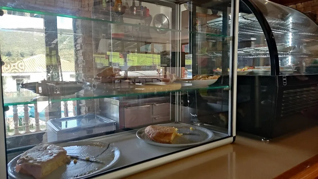 Juan Carlos Udías_Meson El Centro_Arnuero_recensione