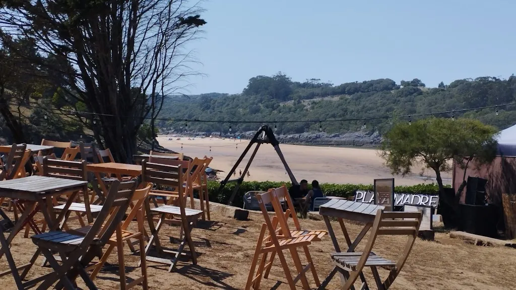 Chiringuito La Arena restaurant in Arnuero