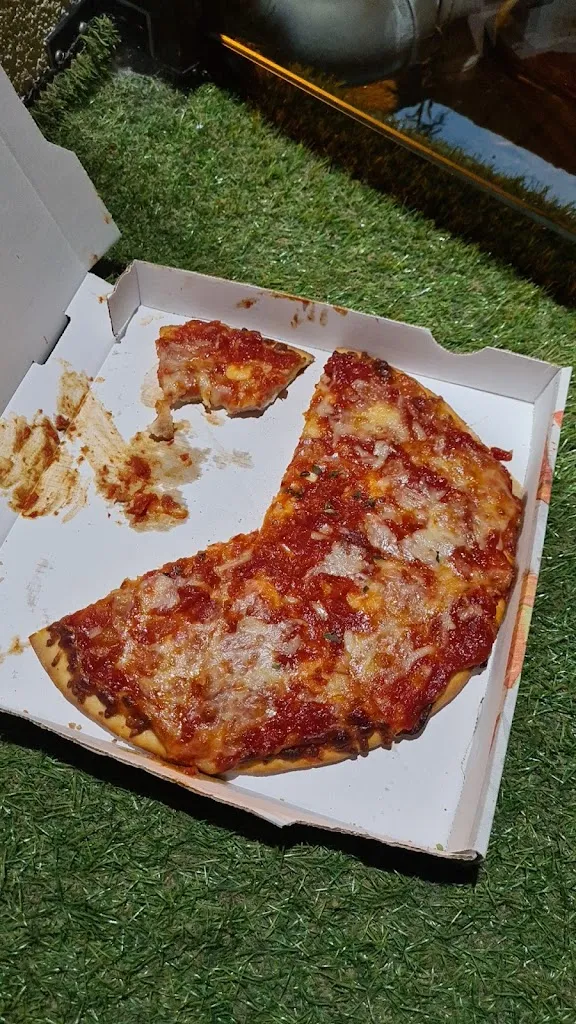 Robin Vicente Bermingham_Pizzeria Isla Italy_Arnuero_review