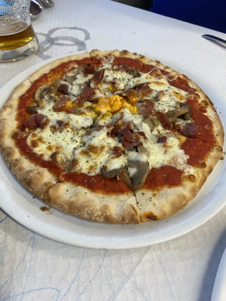 Pizzeria Isla Italy restaurant in Arnuero