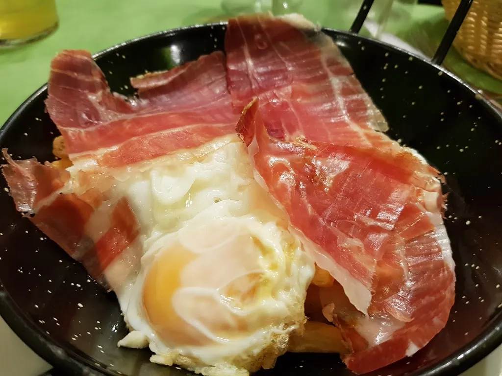 Bruno Rodriguez_Bar Restaurante Los Camachos_Cillorigo de Liébana_review