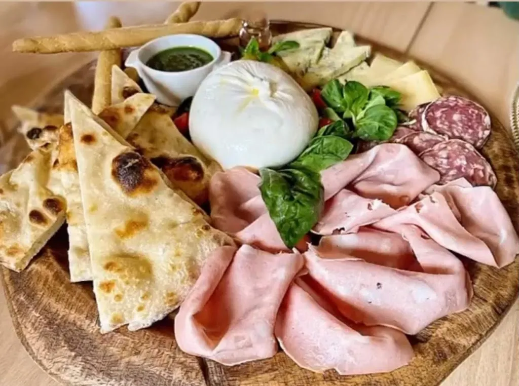 Restaurante y Pizzería La Mole_Campoo de Enmedio_slider_image_3