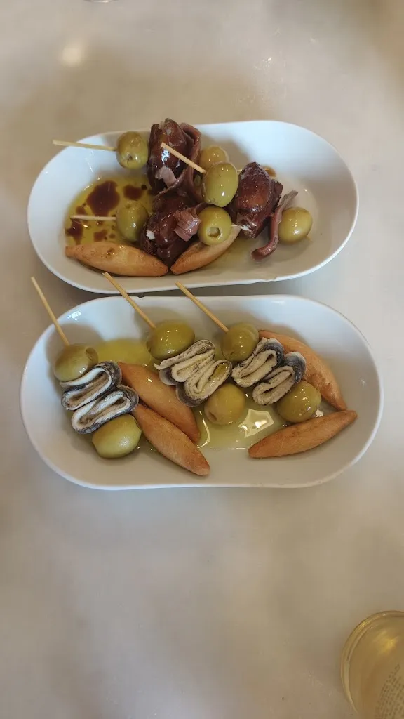 Mertxe Serrano_Bar Pepe el de los Vinos_Campoo de Enmedio_review