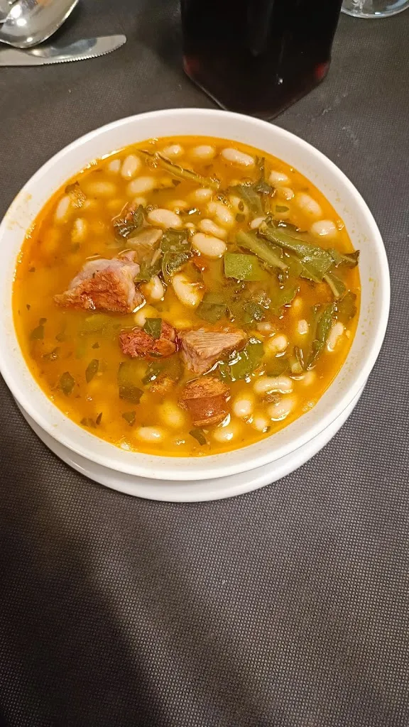 Restaurante Avenida_Campoo de Enmedio_slider_image_3