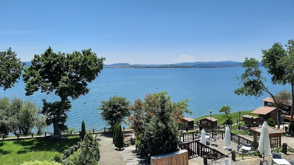 Emma Weeks_El Puerto de la Población_Campoo de Enmedio_review