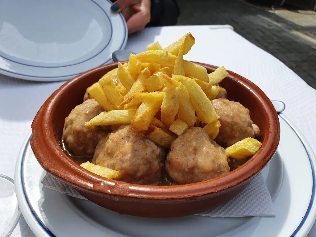 Alex Haas_Taberna Sidrería Trescaños_Comillas_recensione