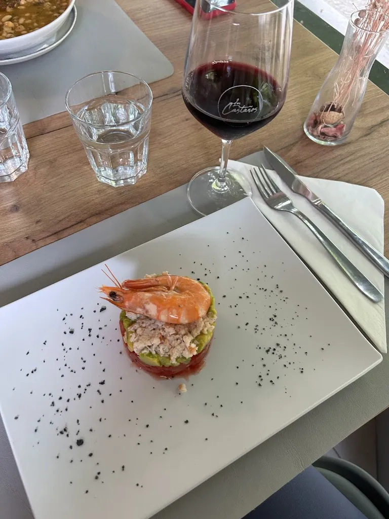 Lorena Vrajitoru_Restaurante Cafetería Los Castaños_Comillas_review