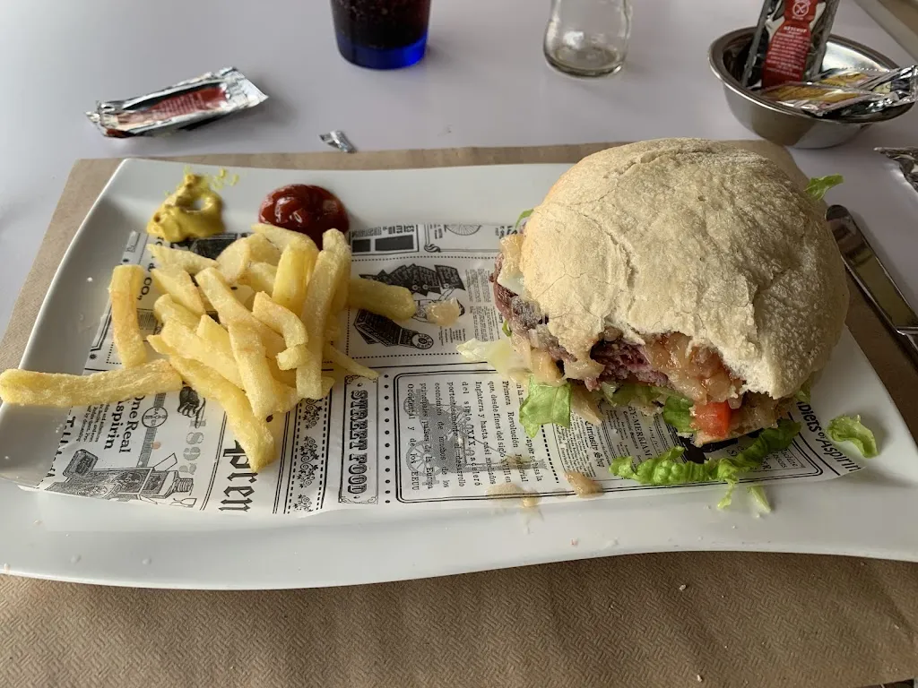 Nick_Restaurante La Perla Negra_Comillas_review