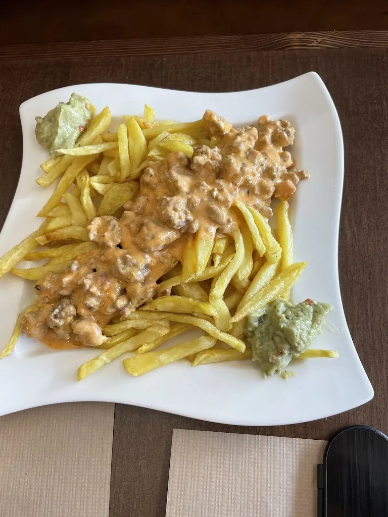 Gary Grimshaw_Restaurante La Perla Negra_Comillas_review