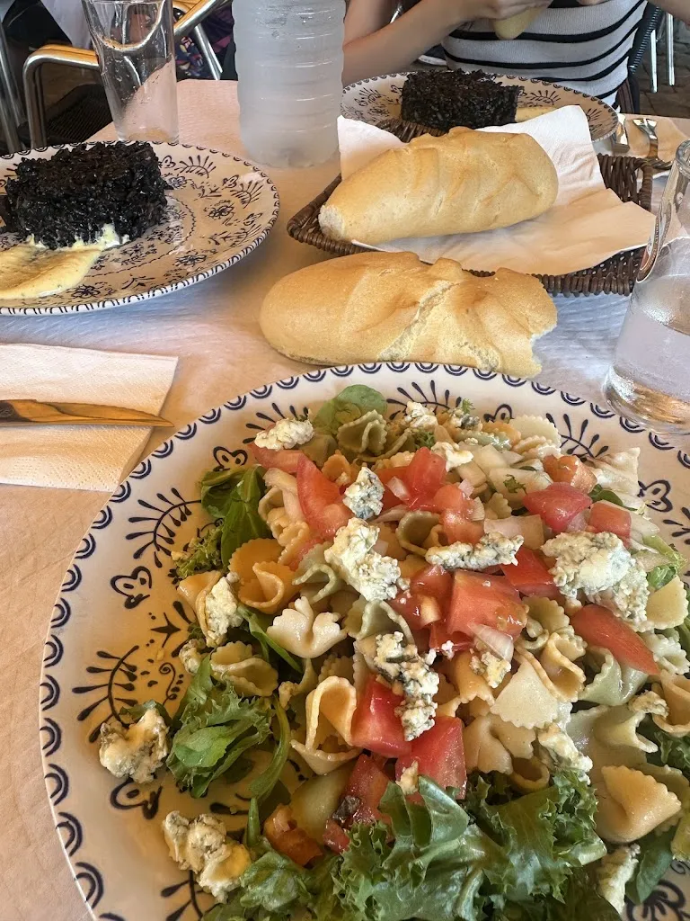 Rocío_Restaurante El Galeón De Rubarcena_Comillas_recensione