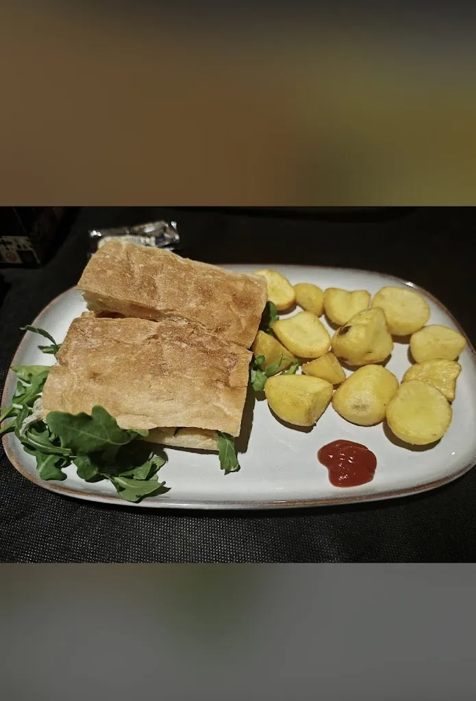 Nacho FR_BoBe Gastrobar_Comillas_review