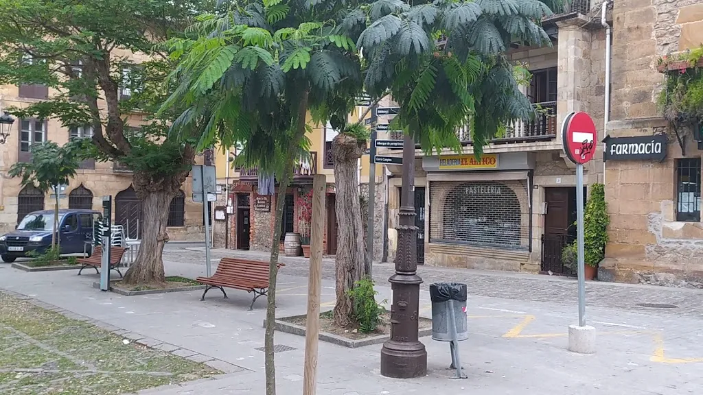 TABERNA LA BOLERA - Bar de picoteo - COMILLAS_Comillas_slider_image_2
