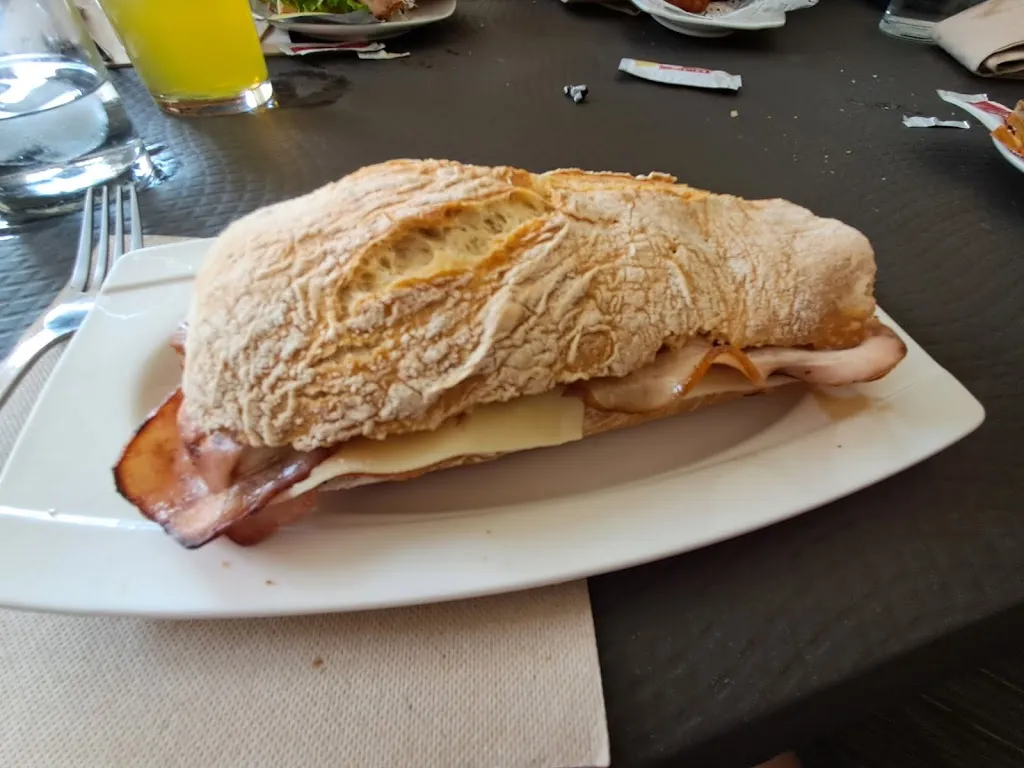 Roberto RG_La Bodeguca_Entrambasaguas_review