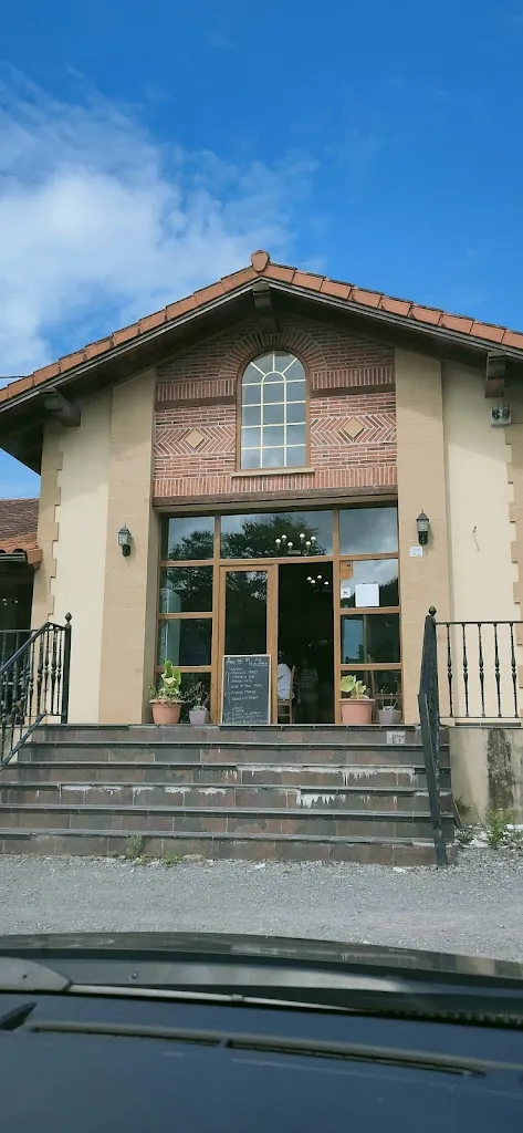 Lorena Espínola_Mesón Santi_Hazas de Cesto_review