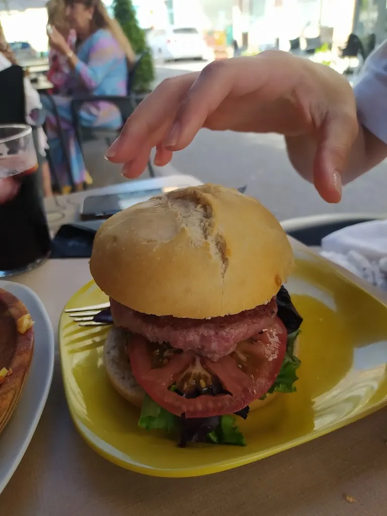 GG_Un 8 de Abril_Corrales de Buelna Los_review