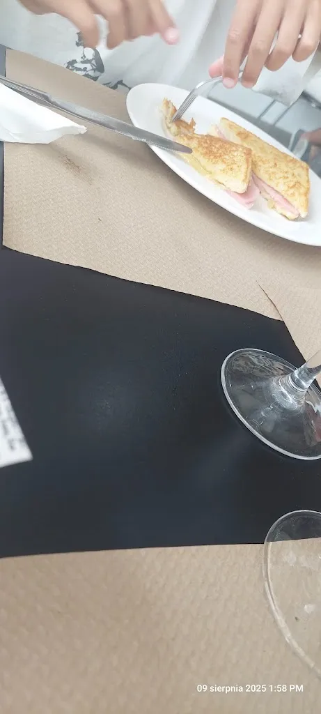 Konrad Zawadka_Cafeteria Altapeña Station, Gasoline Station and_Corrales de Buelna Los_review