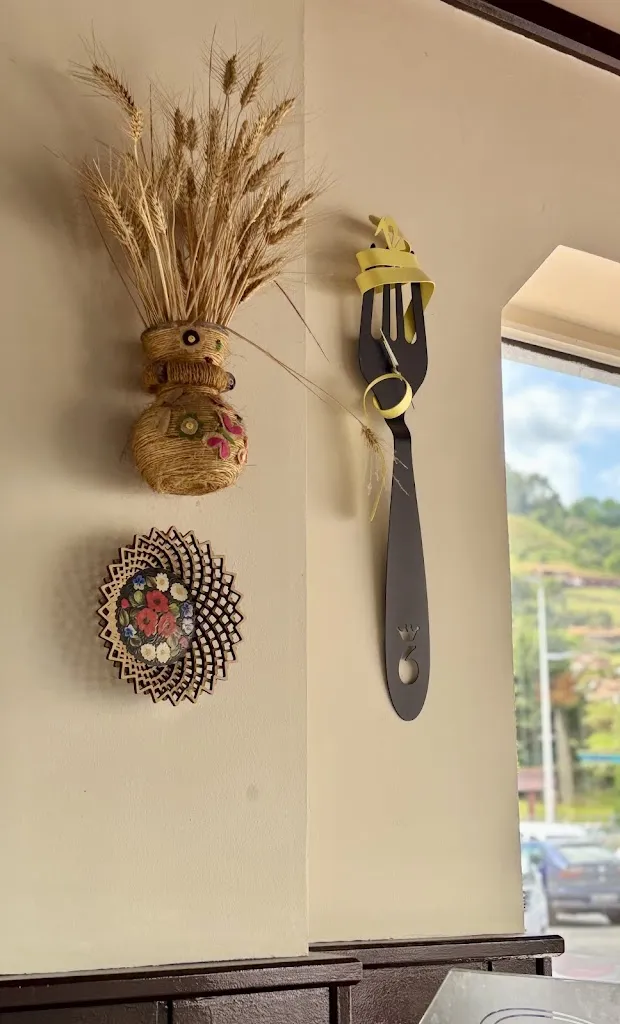 Marinela Vasilache_Pizzería Chipolino_Corrales de Buelna Los_review