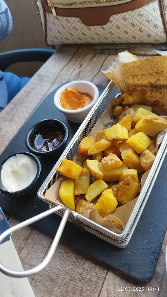 Raul F._Bar Cafetería Trébol_Elche de la Sierra_review