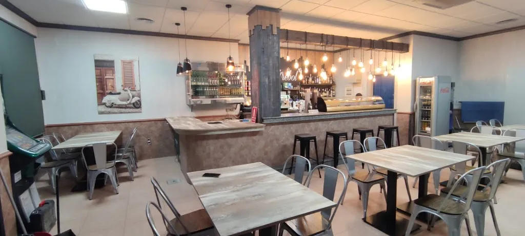 Bar Cafetería Trébol restaurant in Elche de la Sierra