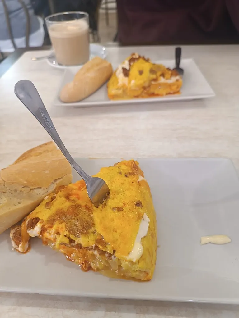 Silvia Gothic_Babel Bar Corrales_Corrales de Buelna Los_review