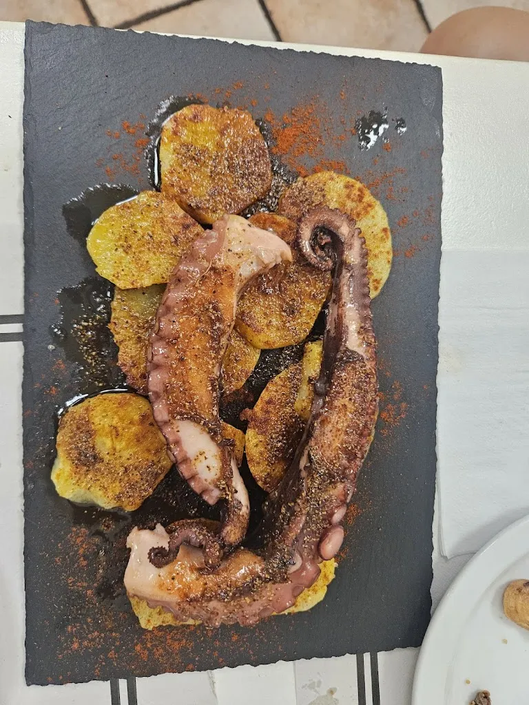 Angel Castañeda_La Parada_Corrales de Buelna Los_review