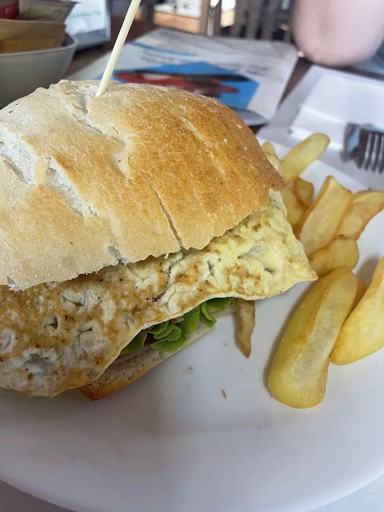 Javi Martin_Bar restaurante EL CHIRINGUITO de Oriñon_Guriezo_recensione