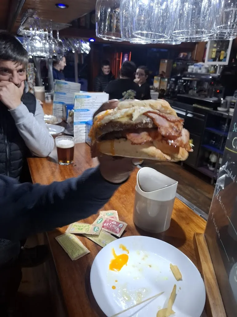 raul moreno_Bar restaurante EL CHIRINGUITO de Oriñon_Guriezo_recensione