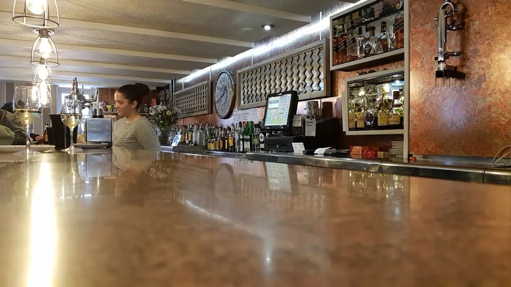 Bar Hostal El Chambe ristorante a Mataporquera