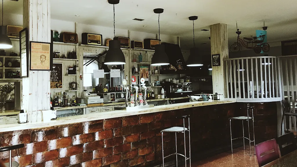 Bar & Cafetería Gurugú_Mataporquera_slider_image_1