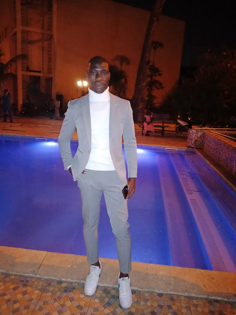 José Antônio Domingos Tchicua_Restaurante do César (Hotel Kawango)_Luena_review