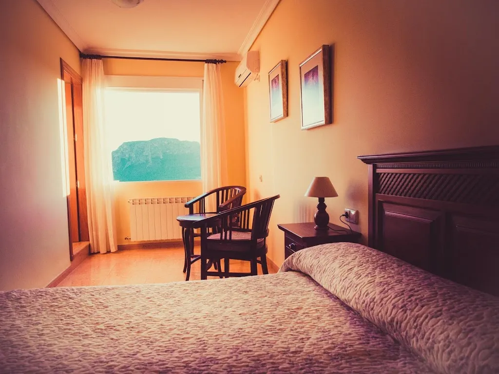 Hotel Moreno_Elche de la Sierra_slider_image_3