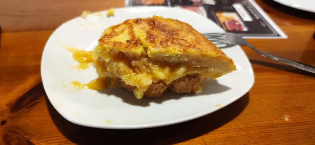 Dolores Fuertes De Barriga_Bar La Fuente_Castro-Urdiales_review