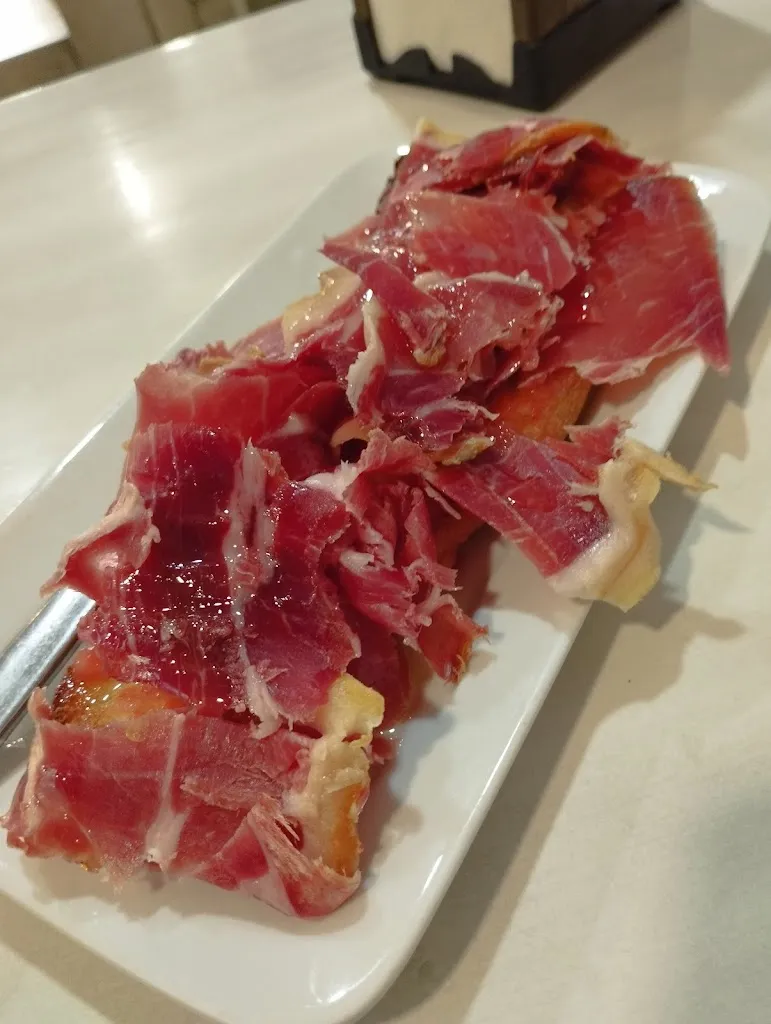 Juan Iglesias_Bar Chaleco_Elche de la Sierra_review