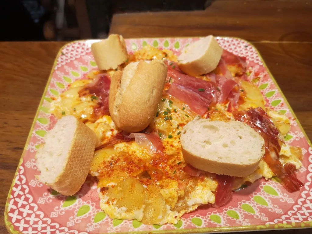 Diego R_Bar Archanda_Castro-Urdiales_review