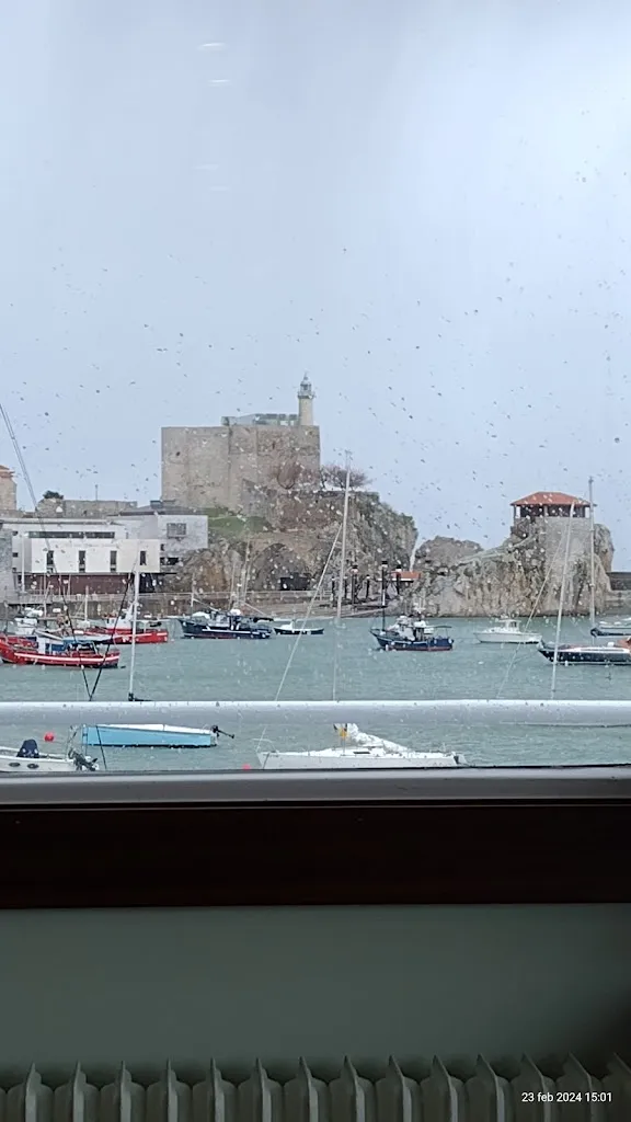 E. Uribarri_Restaurante Real Club Náutico Castro Urdiales_Castro-Urdiales_review