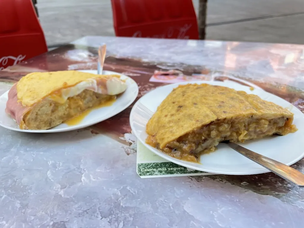 Haider Ali Tariq_Café Bar La Plaza_Castro-Urdiales_review