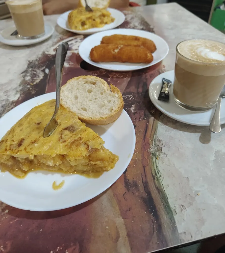 guillem Ternero_Café Bar La Plaza_Castro-Urdiales_review