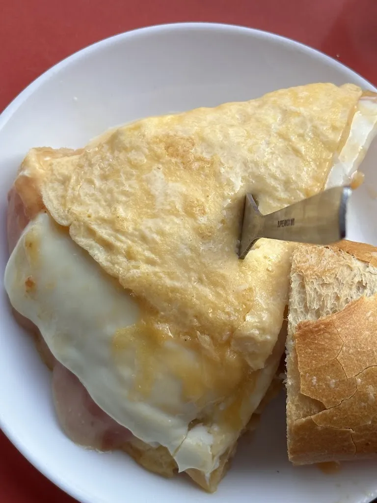 Café Bar La Plaza_Castro-Urdiales_slider_image_3