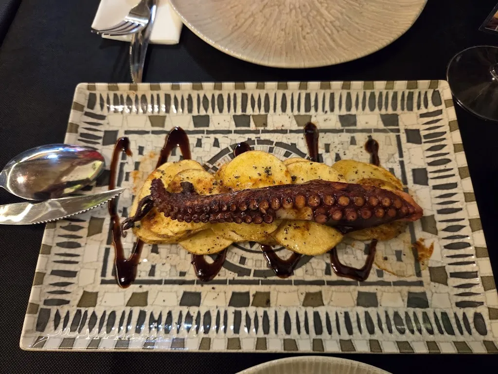 Karsten Schwarz_LA BUENA VIDA_Castro-Urdiales_review