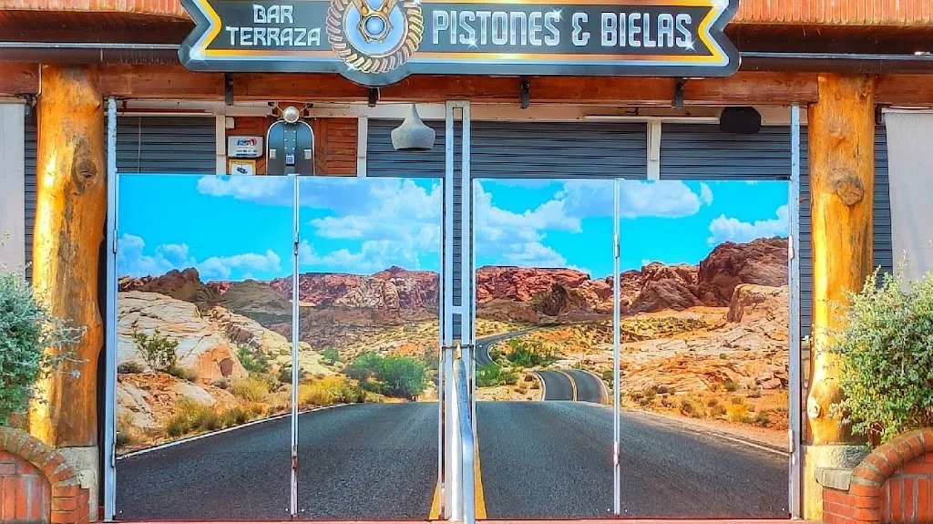 Restaurante Pistones & bielas restaurant in Castro-Urdiales