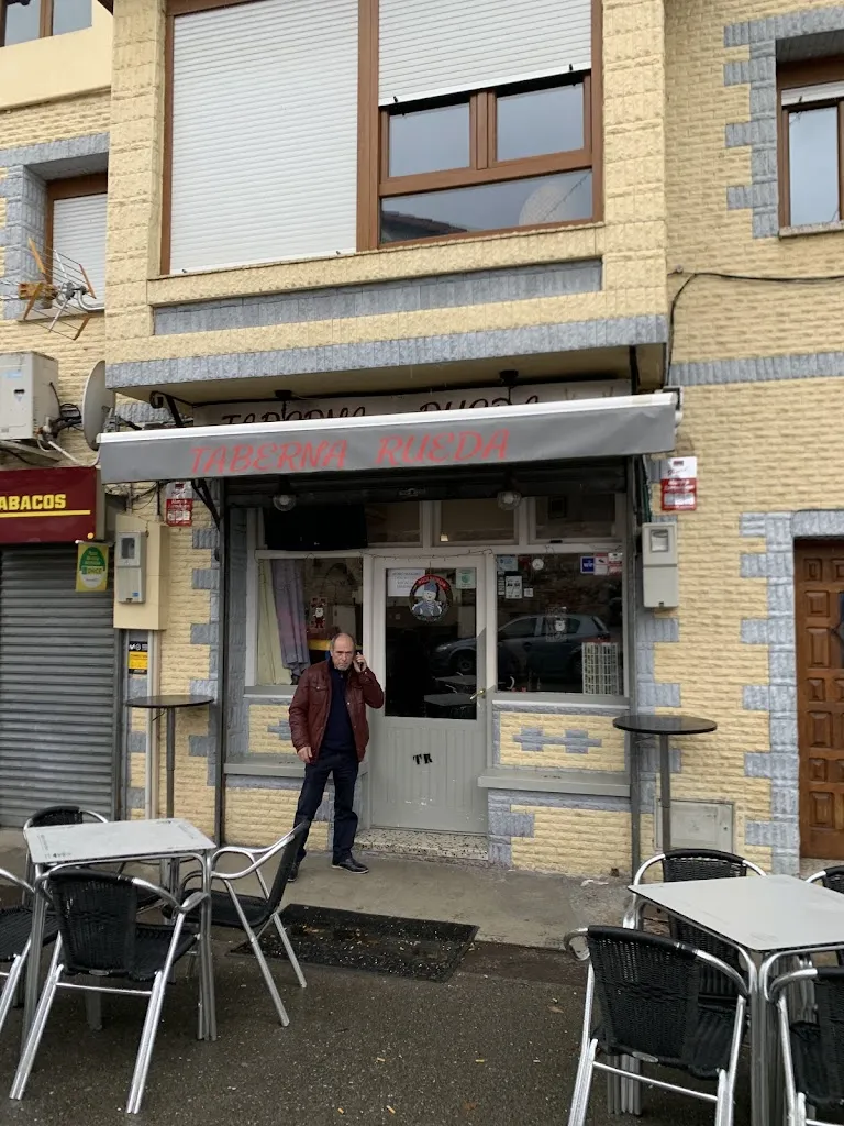 Praveen Mehrotra_Taberna Rueda_Molledo_review