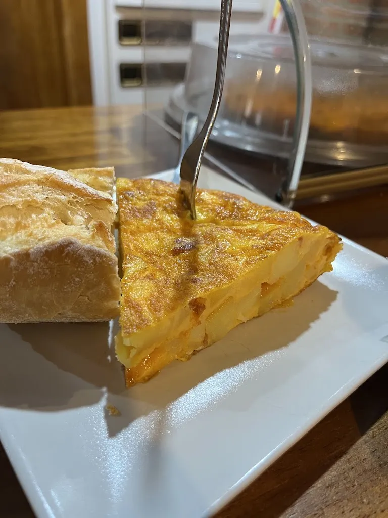 David Sdr_La Plaza Miengo_Miengo_review