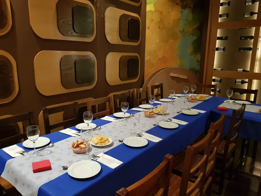 Bar Tapería “Mil Vinos” restaurant in Fuentealbilla